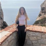 Me definiría como una persona a la que le gusta mucho ayudar y enseñar a las personas, me gustaría dar clases a todo tipo de edade